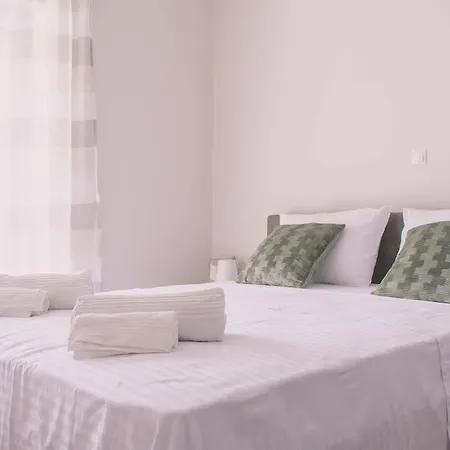Theasis Luxury Apartment